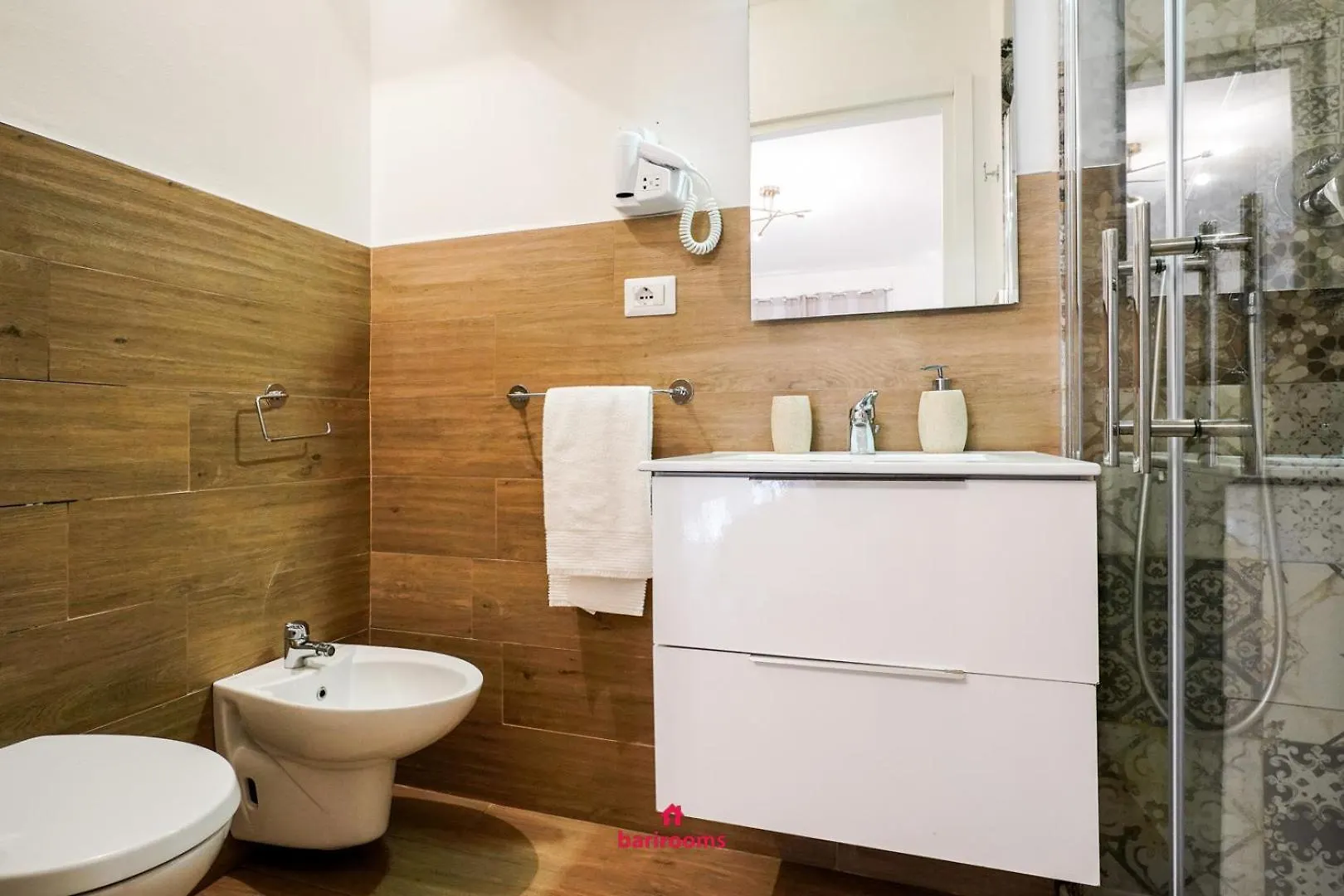 Barirooms - Sparano Suites בית הארחה