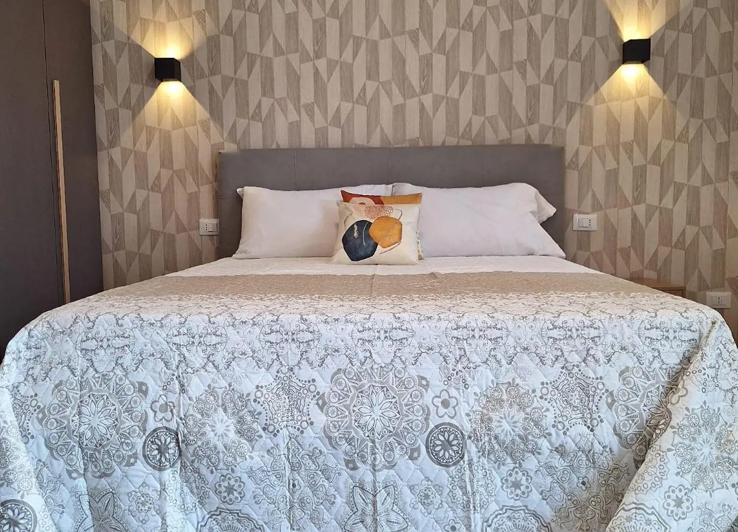 Barirooms - Sparano Suites בית הארחה