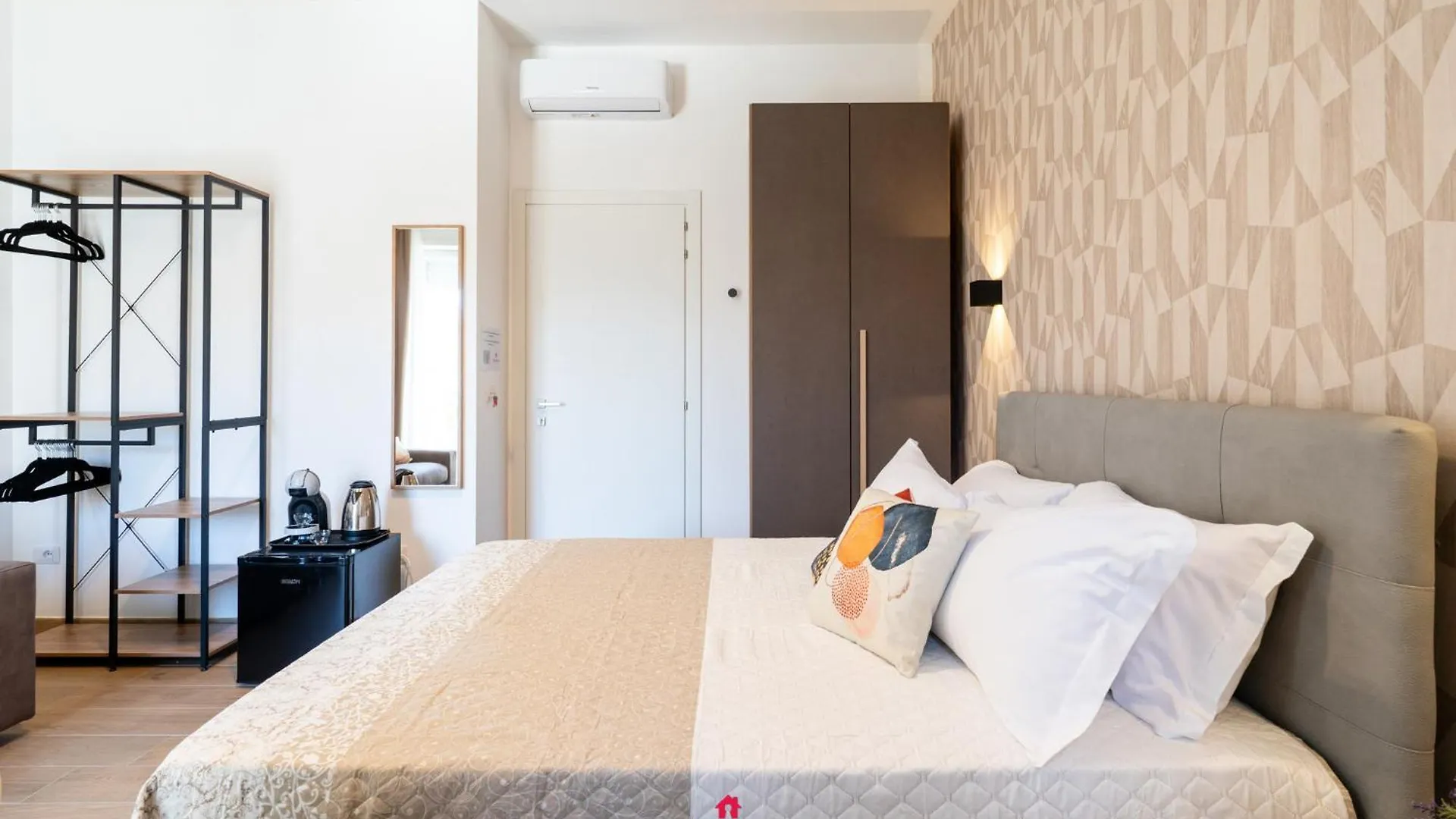 Barirooms - Sparano Suites 0*, Bari Italië